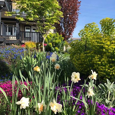 Lovely J Home -Stunning River View Cozy Two Bedroom Private Suite New Westminster Zewnętrze zdjęcie