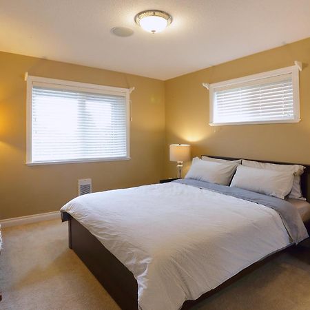 Lovely J Home -Stunning River View Cozy Two Bedroom Private Suite New Westminster Zewnętrze zdjęcie