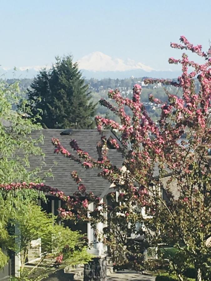 Lovely J Home -Stunning River View Cozy Two Bedroom Private Suite New Westminster Zewnętrze zdjęcie