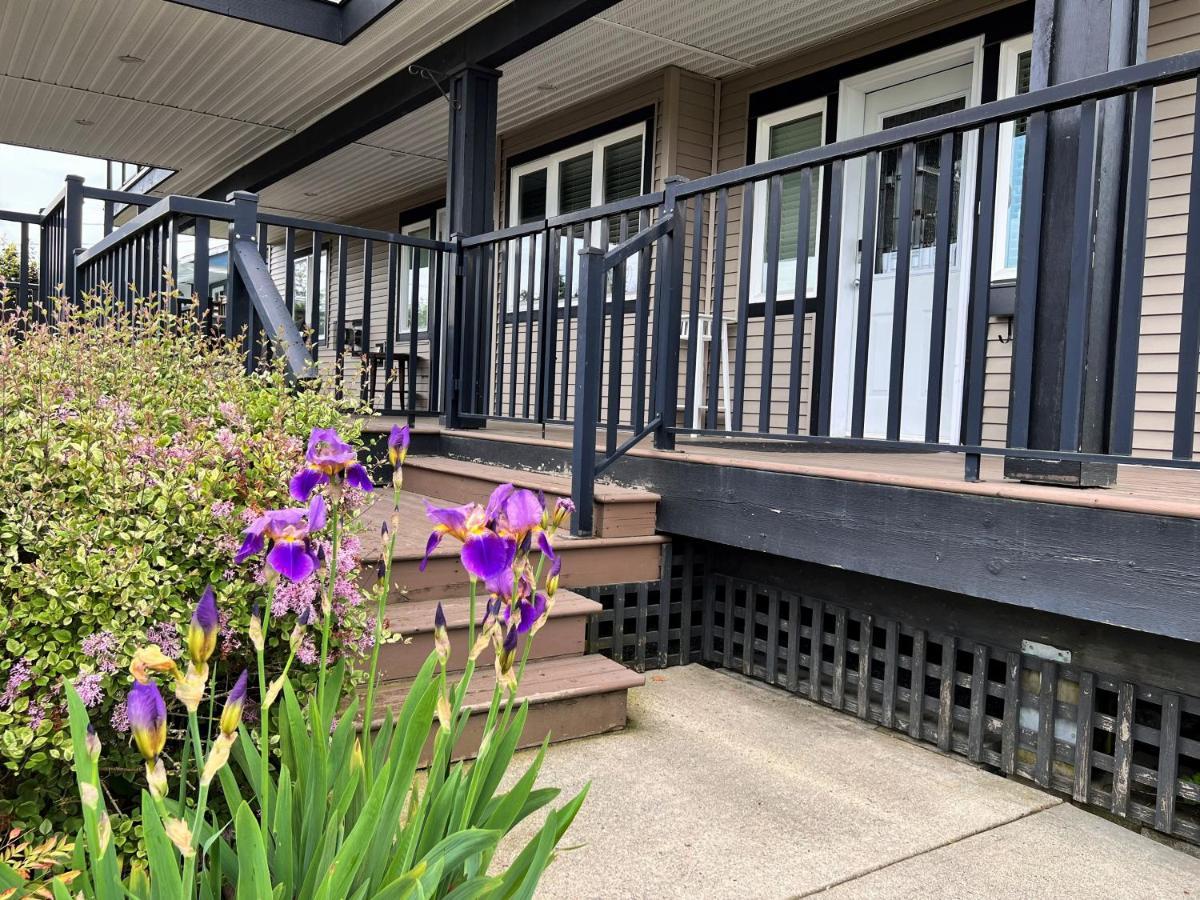 Lovely J Home -Stunning River View Cozy Two Bedroom Private Suite New Westminster Zewnętrze zdjęcie