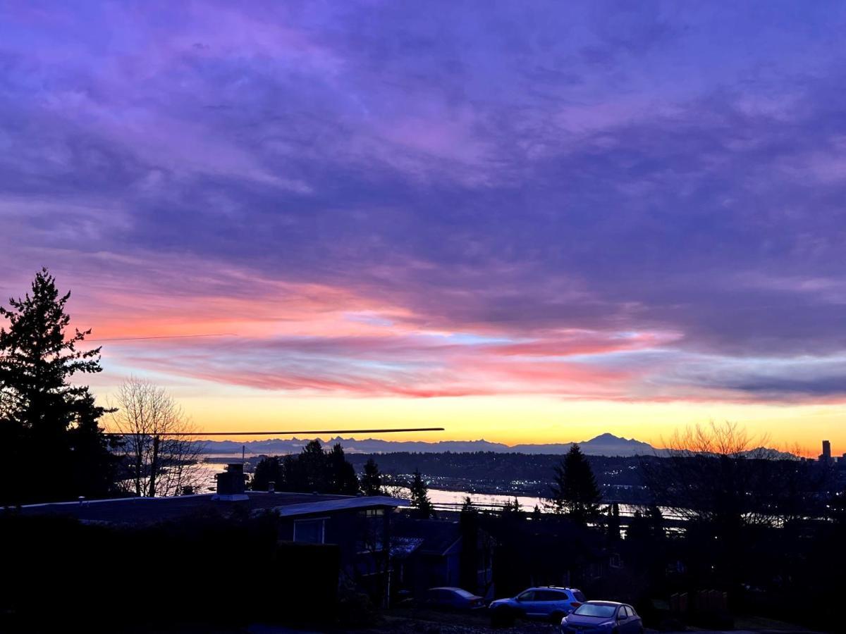 Lovely J Home -Stunning River View Cozy Two Bedroom Private Suite New Westminster Zewnętrze zdjęcie